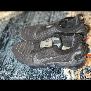 WOMEN'S NIKE AIR VAPORMAX 2020 FLYKNIT RUNNING